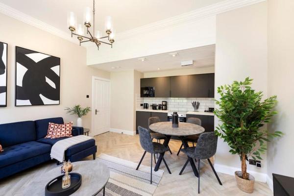 The Heart Of Central Old Town With Castle Views - Edimburgo