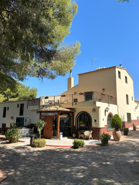Na zdjęciu widoczny jest obiekt Hotel Rural Castillo de Biar Finca FANECAES położony w mieście Biar.