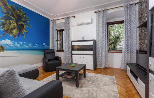 A la foto es mostra l'objecte 1 Bedroom Beautiful Apartment In Rijeka situat a la ciutat de Rijeka.