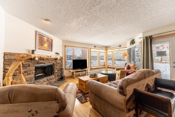 A la foto es mostra l'objecte Willows #1704 by Summit County Mountain Retreats situat a la ciutat de Keystone.
