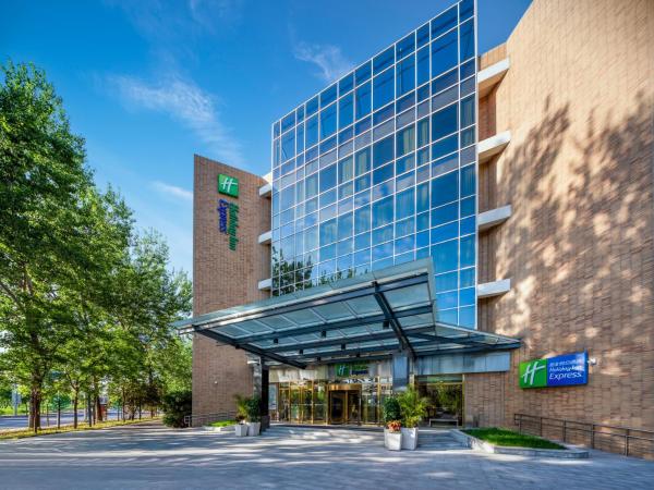 A la foto es mostra l'objecte Holiday Inn Express Shangdi Beijing by IHG situat a la ciutat de Pequín.