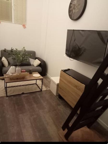 A la foto es mostra l'objecte Appartement sur mezzanine situat a la ciutat de Villetaneuse.