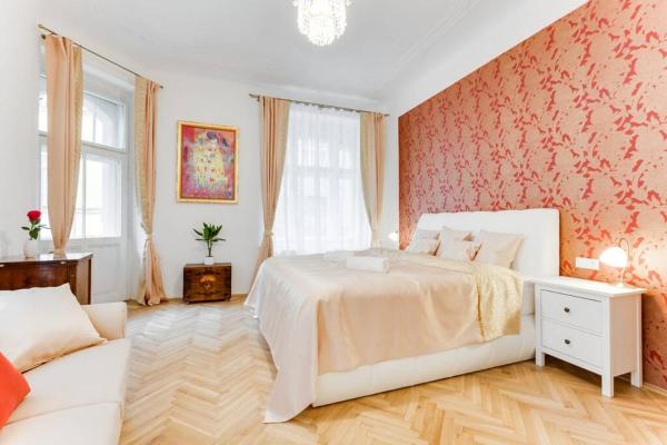 Prague Days - 3BDR Apt - Small Balcony - 2 Bathrooms - 90 sqm, Praga