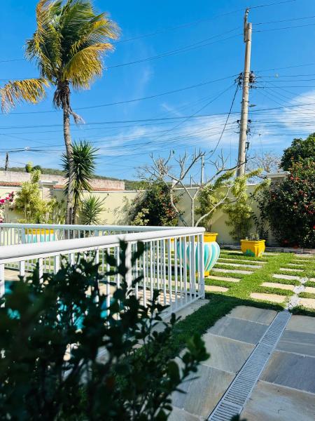 写真にはイグアバ・グランデ市にあるCasa Fonte de vidaが写っています。