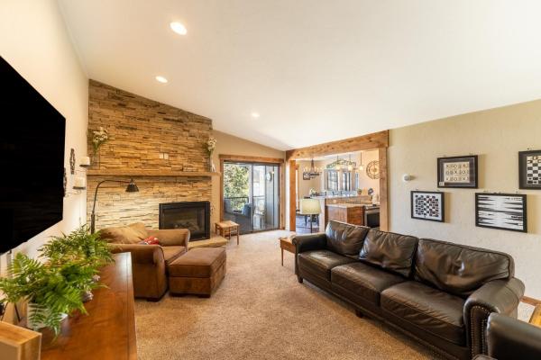 Lake Cliffe #303 Building E : 2 - Dillon, CO