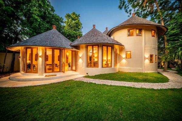 På billedet ses objektet Villa Meraki luxury 4BR villa beliggende i byen Seminyak.