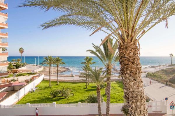 A la foto es mostra l'objecte RIURAU HOME- Estudio en 1ª línea playa situat a la ciutat de Calp.