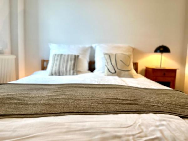 写真にはDöbern市にあるGästezimmer am Schlosspark Groß Schacksdorfが写っています。