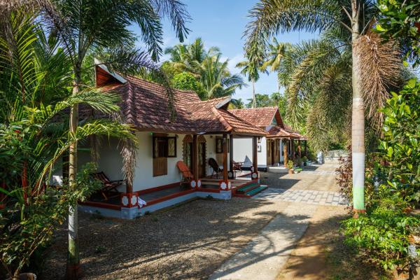 A la foto es mostra l'objecte Birds Island Ayur-Yoga Retreat situat a la ciutat de Kuttampuzha.