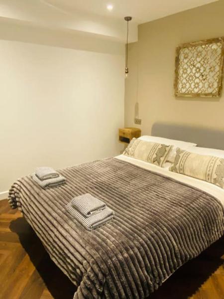 The Sanctuary, luxury studio apartment in Bath, Bath