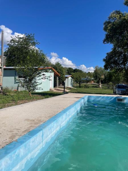 A la foto es mostra l'objecte Cabañas D Noris situat a la ciutat de Los Hornillos.