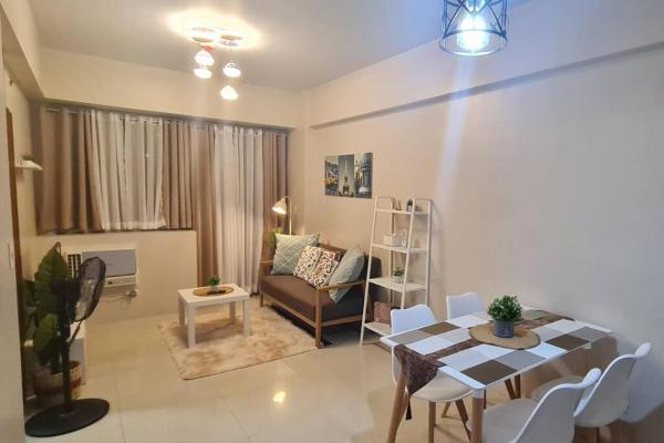 Foto 2: 1BR with Balcony Condo accross NAIA T3