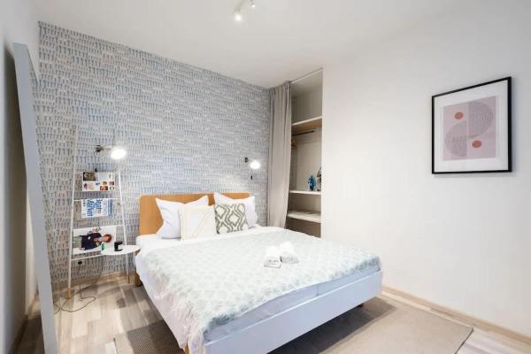 Neat Cozy Old Town Retreat w Queen Bed, Praga