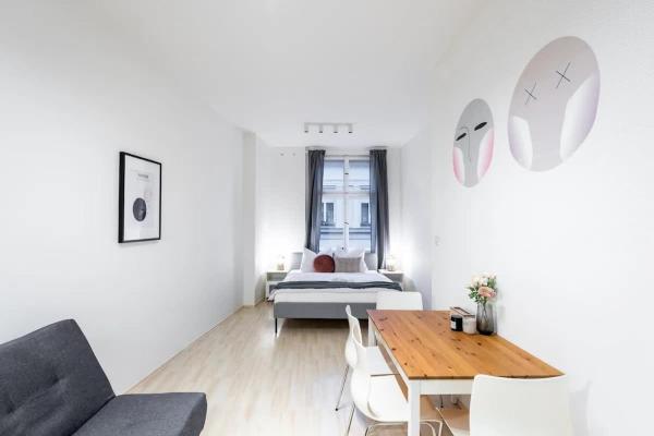 Vast Central Old Town Studio For 3, Prague