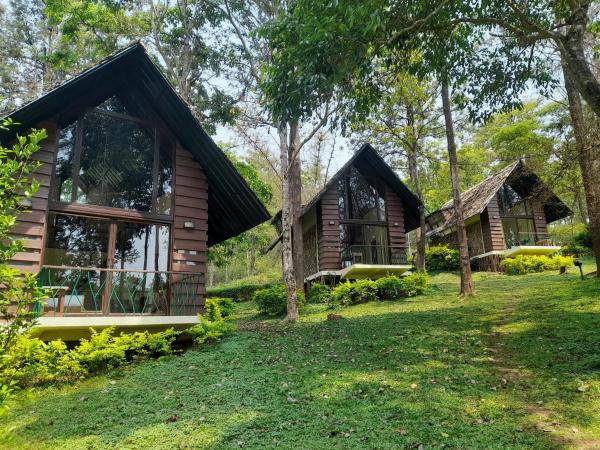 Na fotografii je vidět objekt Gorukana Eco Wellness Centre nacházející se ve městě Chāmrājnagar.
