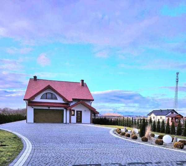 Nella foto è visibile l'oggetto Dworek Sadlinki situato nella città di Nowe.