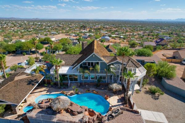 Pool With Slide And Playground Arizona Group Getaway! - Apache Junction