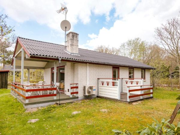 A la foto es mostra l'objecte 6 person holiday home in Glesborg situat a la ciutat de Glesborg.