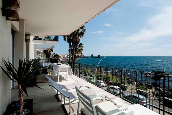 Kuvassa näkyy kohde Prua sul mare, joka sijaitsee kaupungissa Aci Castello.