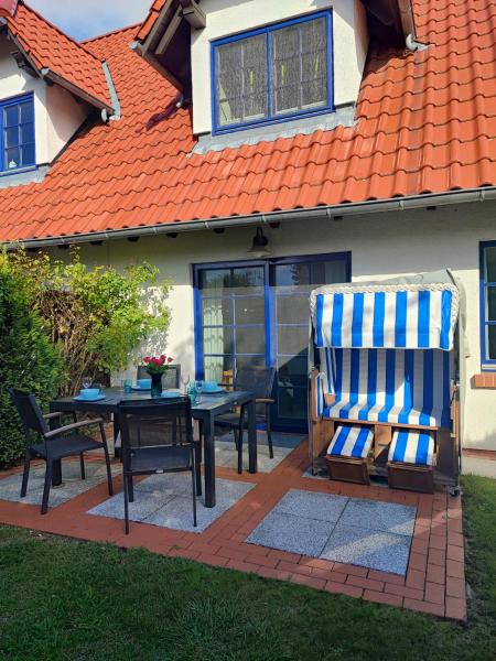 Nella foto è visibile l'oggetto Haus Kehr-Wieder mit Wallbox für E-Pkw situato nella città di Zingst.