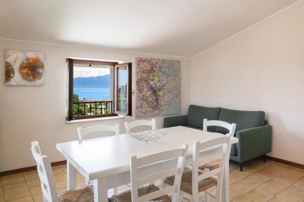 A la foto es mostra l'objecte Apartment Rosa Noisette situat a la ciutat de Lazise.
