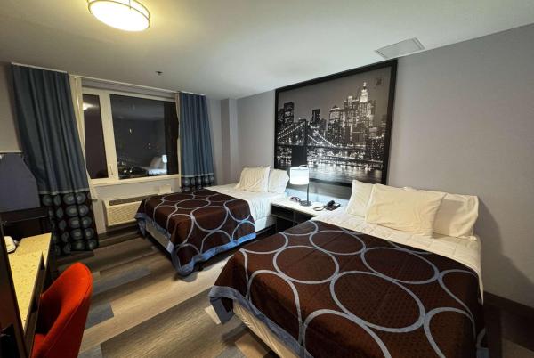 Foto 2: Super 8 by Wyndham Brooklyn Fulton Street Broadway Junction
