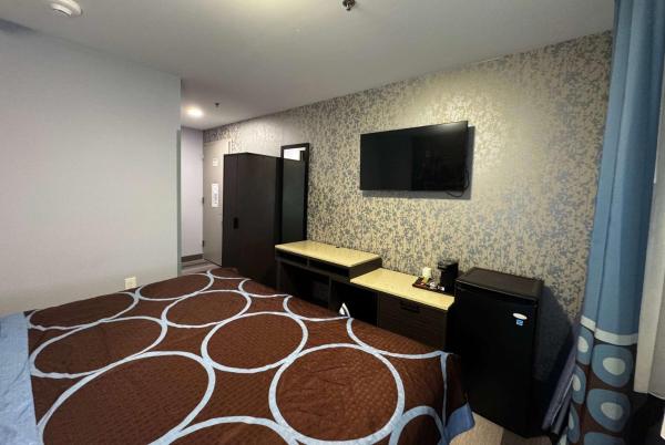 Foto 7: Super 8 by Wyndham Brooklyn Fulton Street Broadway Junction