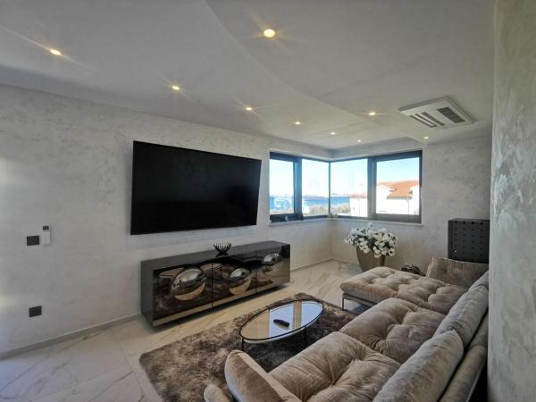 På billedet ses objektet Apartment Soni beliggende i byen Srima.