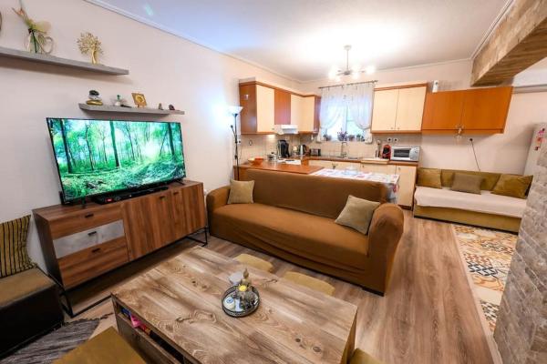 På bildet vises objektet Quiet Family Apartment som ligger i byen Krionérion.