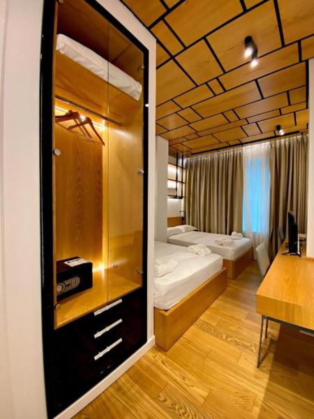 Na fotografii je vidět objekt Crown Boutique Hotel nacházející se ve městě Durrës.