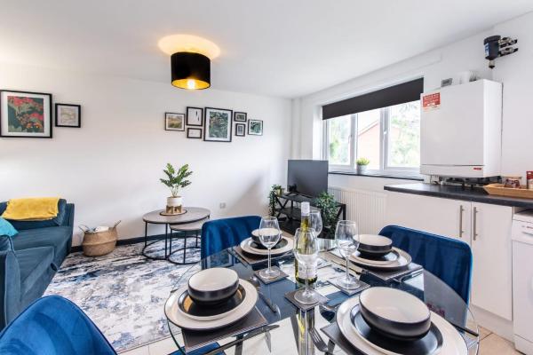 A la foto es mostra l'objecte Parking Netflix TV Sleeps 4 Close to QMC situat a la ciutat de Nottingham.