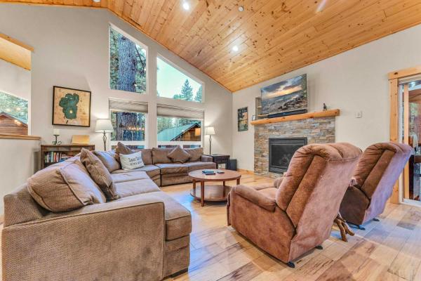 Kings Beach Retreat, Hot Tub, Walk To Beach - Incline Village