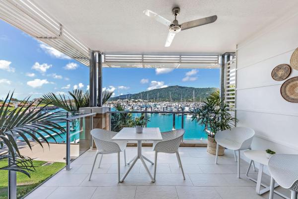 Airlie Breezes At The Boathouse - Airlie Beach