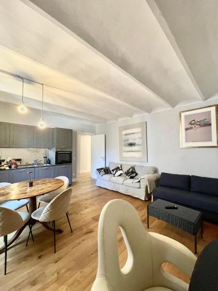 Chic riverside 3-room apartment next to San Niccolò, Florenz