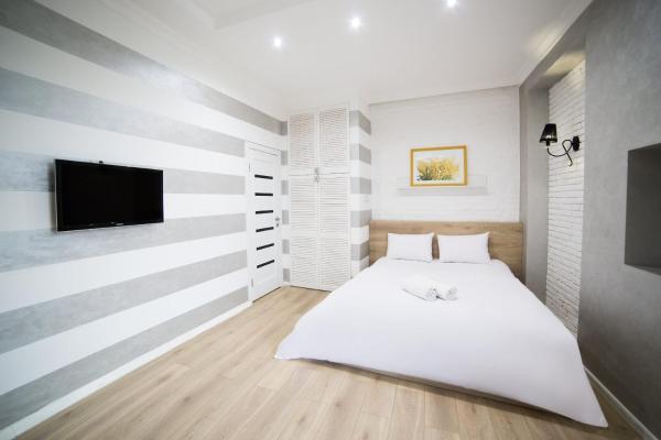 Apartamento — 40 m² - Апартаменти-студіо для 4-х площа Міцкевича 5 - проспект Свободи