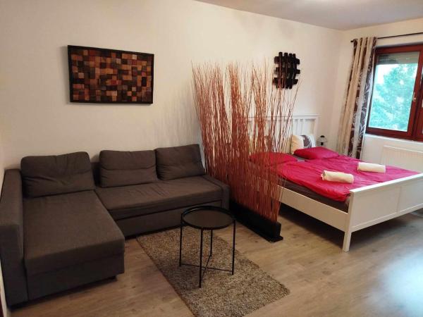 A la foto es mostra l'objecte Vincellér Apartman situat a la ciutat de Márok.