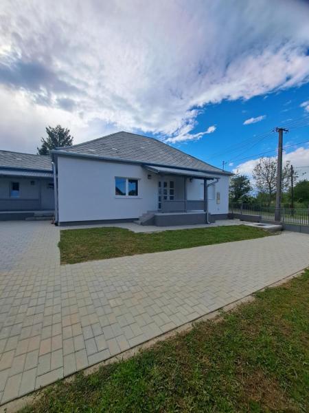 Kuvassa näkyy kohde Villa-Galliet, joka sijaitsee kaupungissa Csisztapuszta.