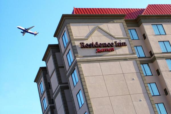 Na fotografii je vidět objekt Residence Inn by Marriott Toronto Airport nacházející se ve městě Toronto.