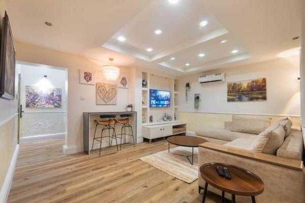 Na zdjęciu widoczny jest obiekt Hunters Cove Apartment położony w mieście Lagos.