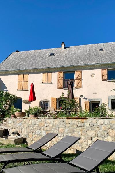 A la foto es mostra l'objecte Maison La Chanette, Vue Montagne, Proche stations ski, Lacs et Randonnées, Grand Jardin, Brasero, Calme, Charme, 10-12 pers, Idéal Familles situat a la ciutat de Les Chanets.