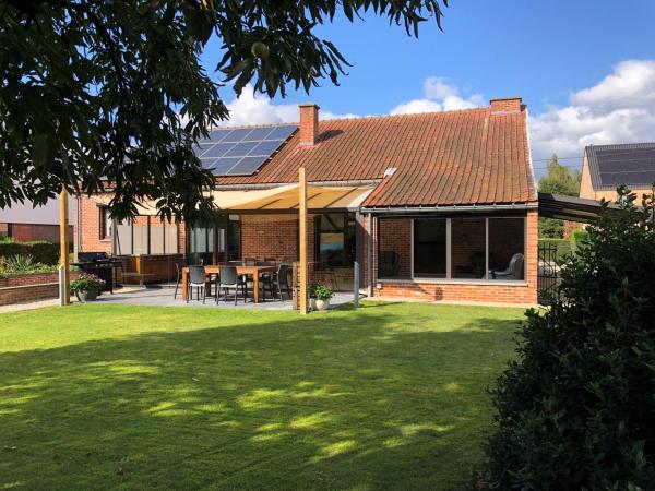 The photo shows the Casa Fratello Bolderberg located in the city of Stokrooie.