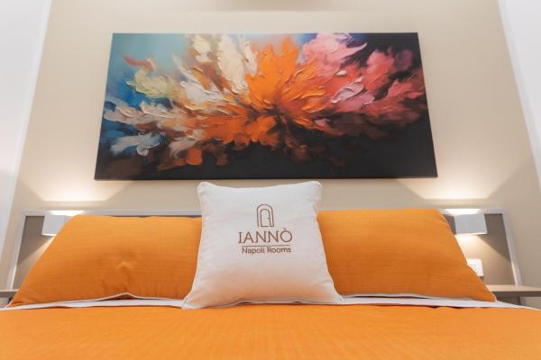 Na fotografii je vidět objekt Iannò Napoli Rooms nacházející se ve městě Neapol.