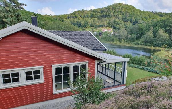 På billedet ses objektet Stunning Home In Farsund With Wifi beliggende i byen Farsund.