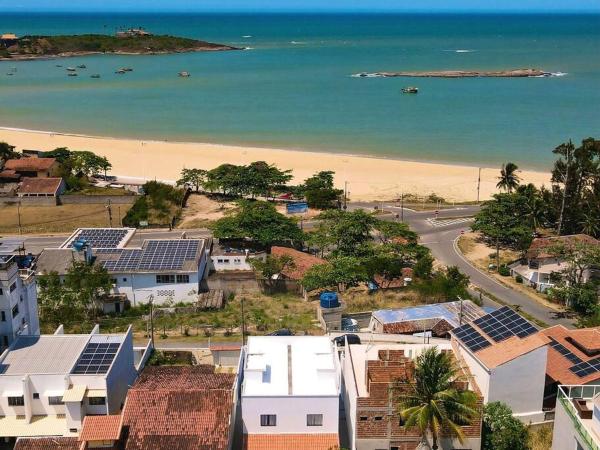 A la foto es mostra l'objecte Linda Casa Beira Mar Vista Incrível Guarapari situat a la ciutat de Guarapari.