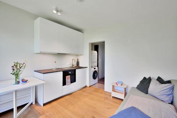 Fotografie 9: Studio mit Ausblick, ihr Rückzugsort in den Bergen