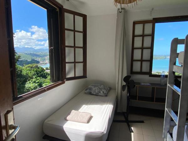 Top Hill Hostel- Martinique- auberge dortoir, La Trinité