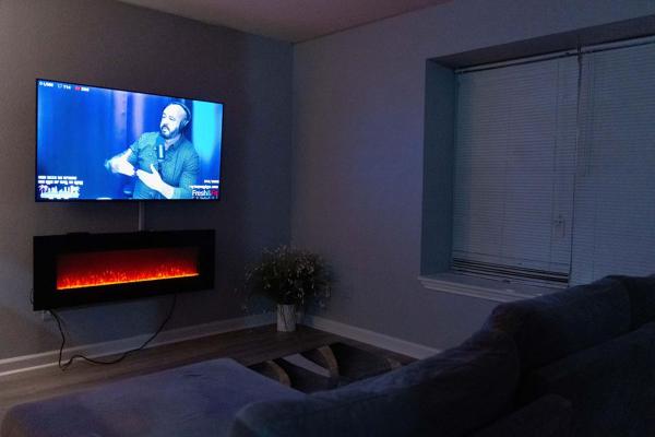 La photo montre l'objet Echelon Oasis on Fleming Drive Modern Comfort & Smart Living situé dans la ville de Jacinto City.