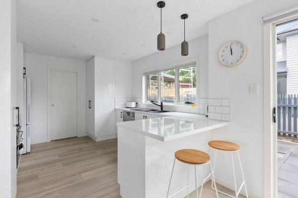 Фотография 3: Contemporary & Central in Exclusive Sandy Bay