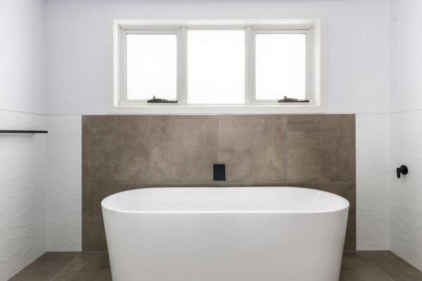 Фотография 7: Contemporary & Central in Exclusive Sandy Bay