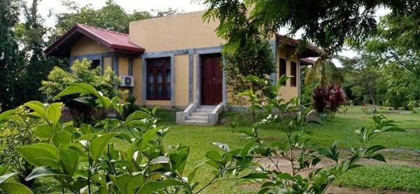 写真にはタンガラ市にあるVilla 1 Bed Sleeps 2 Free Parkingが写っています。